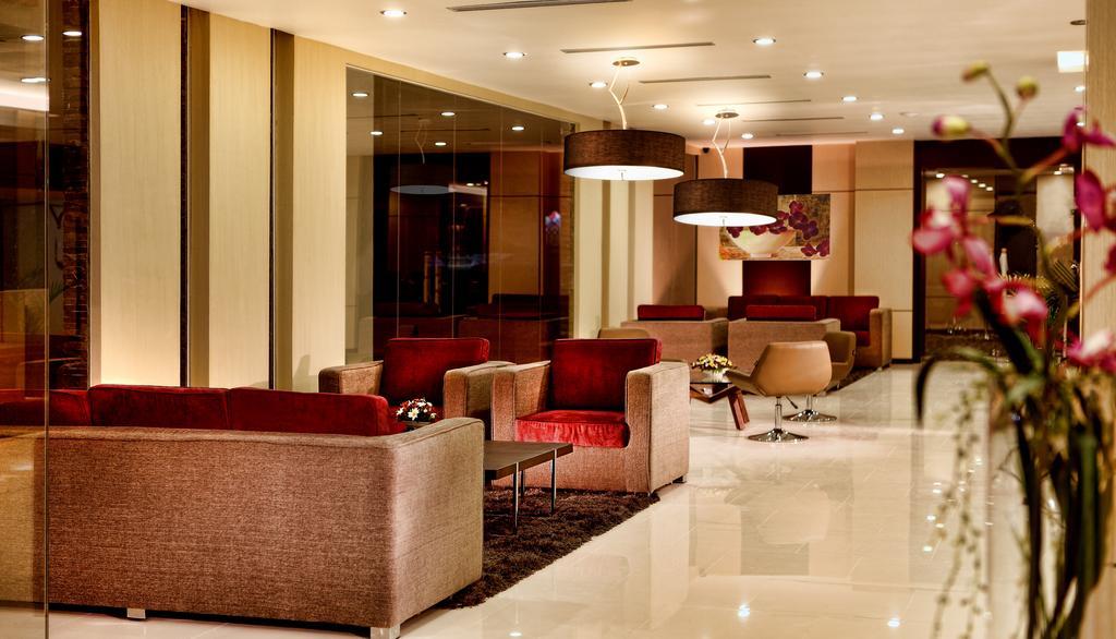 Orchardz Hotel Ayani ポンティアナック エクステリア 写真
