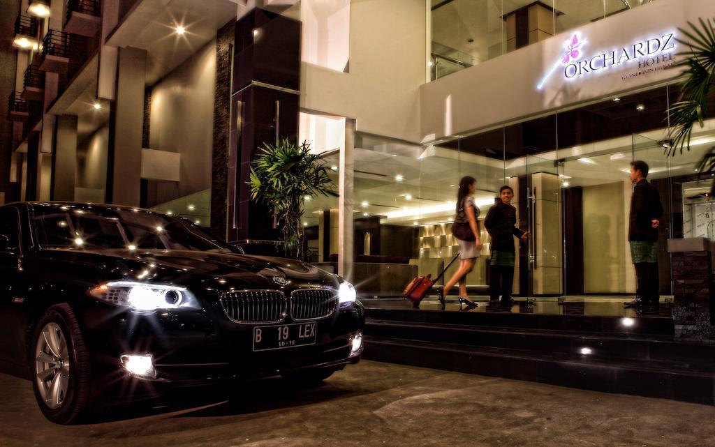 Orchardz Hotel Ayani ポンティアナック エクステリア 写真