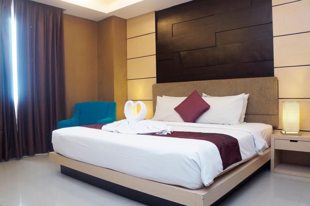 Orchardz Hotel Ayani ポンティアナック エクステリア 写真