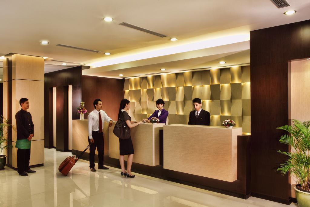 Orchardz Hotel Ayani ポンティアナック エクステリア 写真